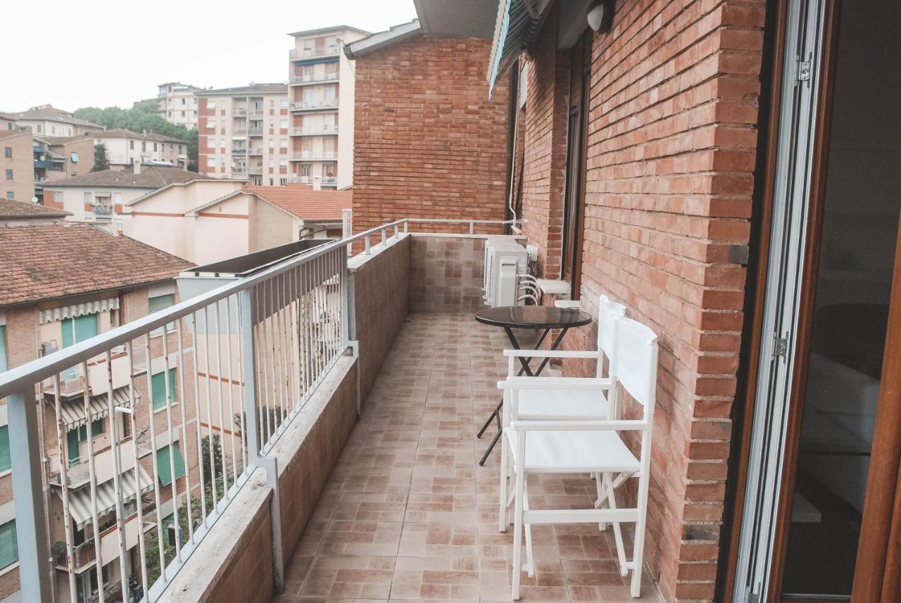 시에나 Nova Domus Flat Free Private Parking 아파트 외부 사진